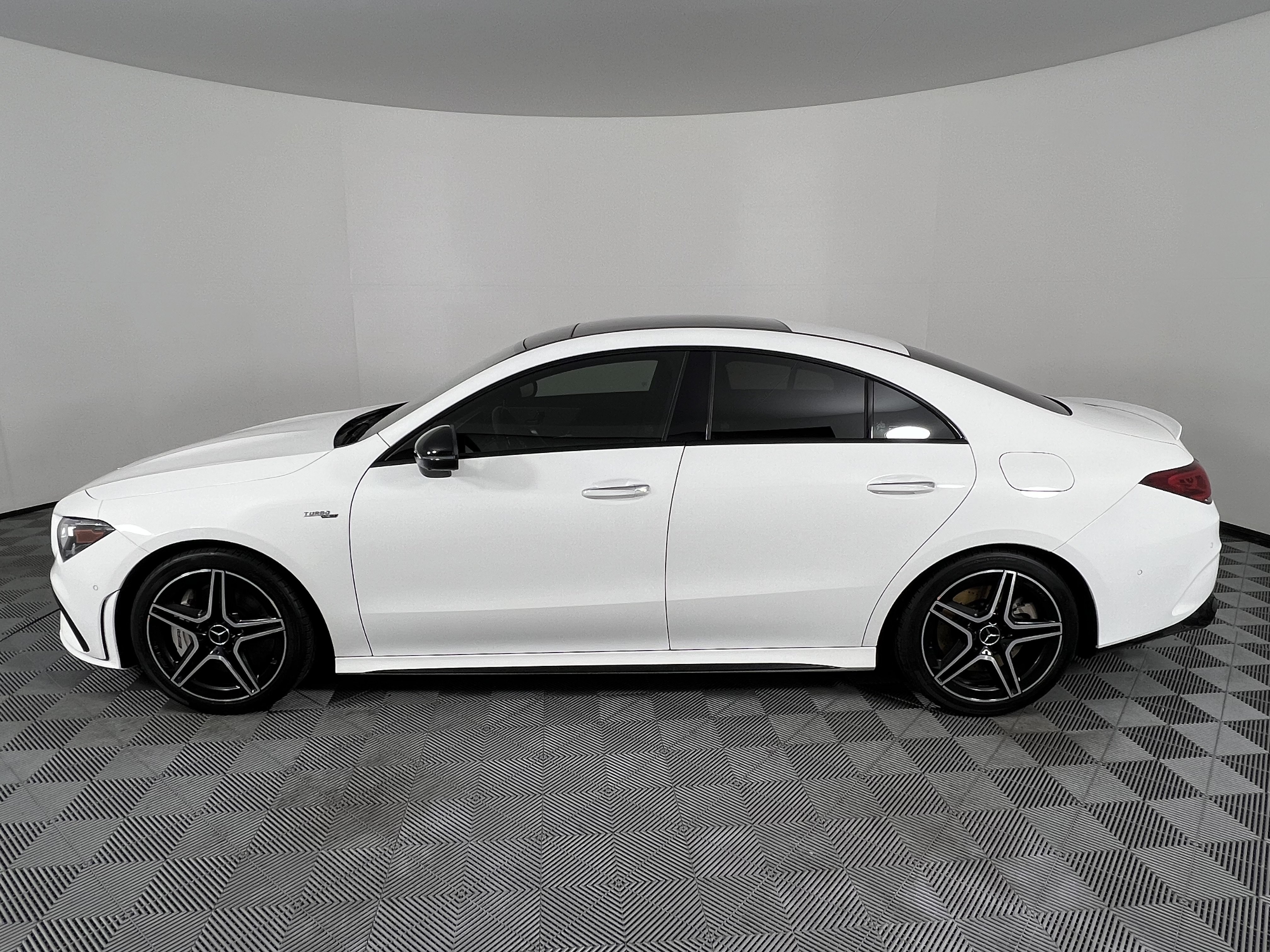 Used 2020 Mercedes-Benz CLA 35 AMG 4MATIC image 9