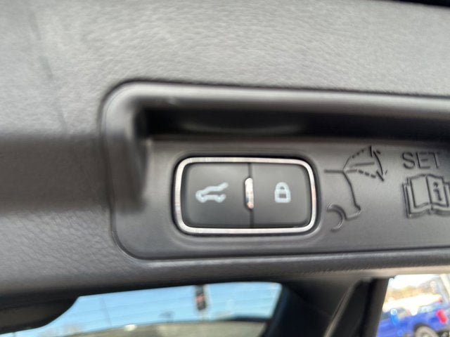 Used 2025 Ford Explorer ST-Line w/ ST-Line Street Pack AWD/4WD image 19