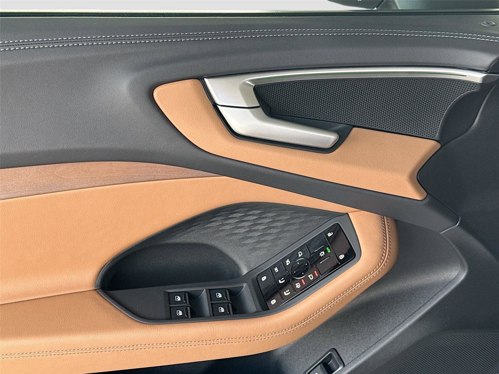 Used 2025 Audi A5 2.0T Premium w/ Convenience Package image 17