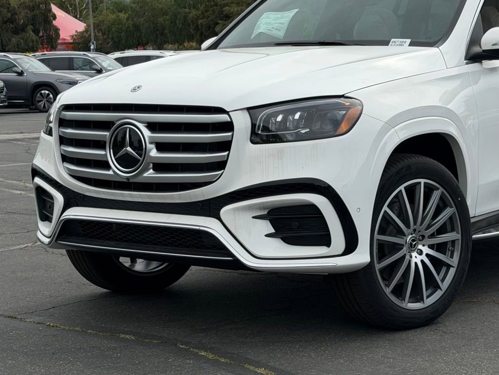 New 2026 Mercedes-Benz GLS 580 4MATIC image 3