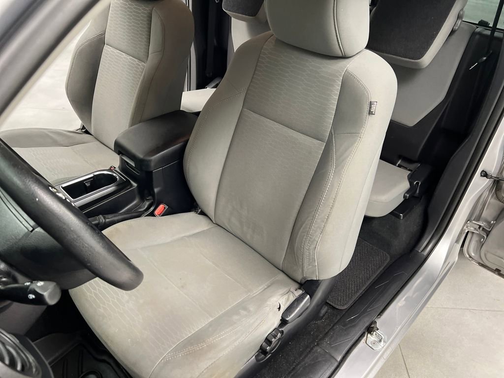Used 2016 Toyota Tacoma SR image 9