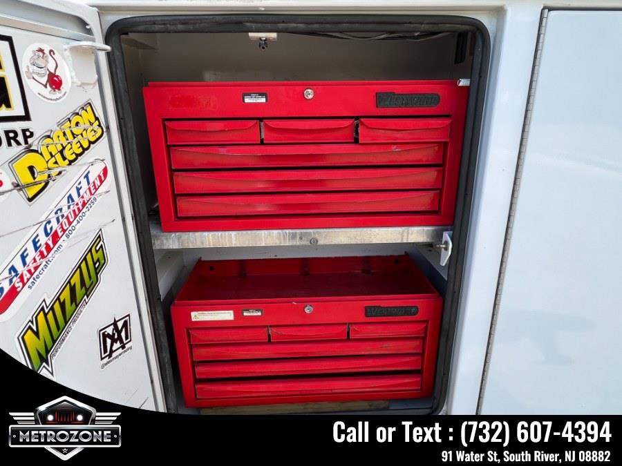 Used 2019 Freightliner Sprinter 3500 w/ Premium Package image 30