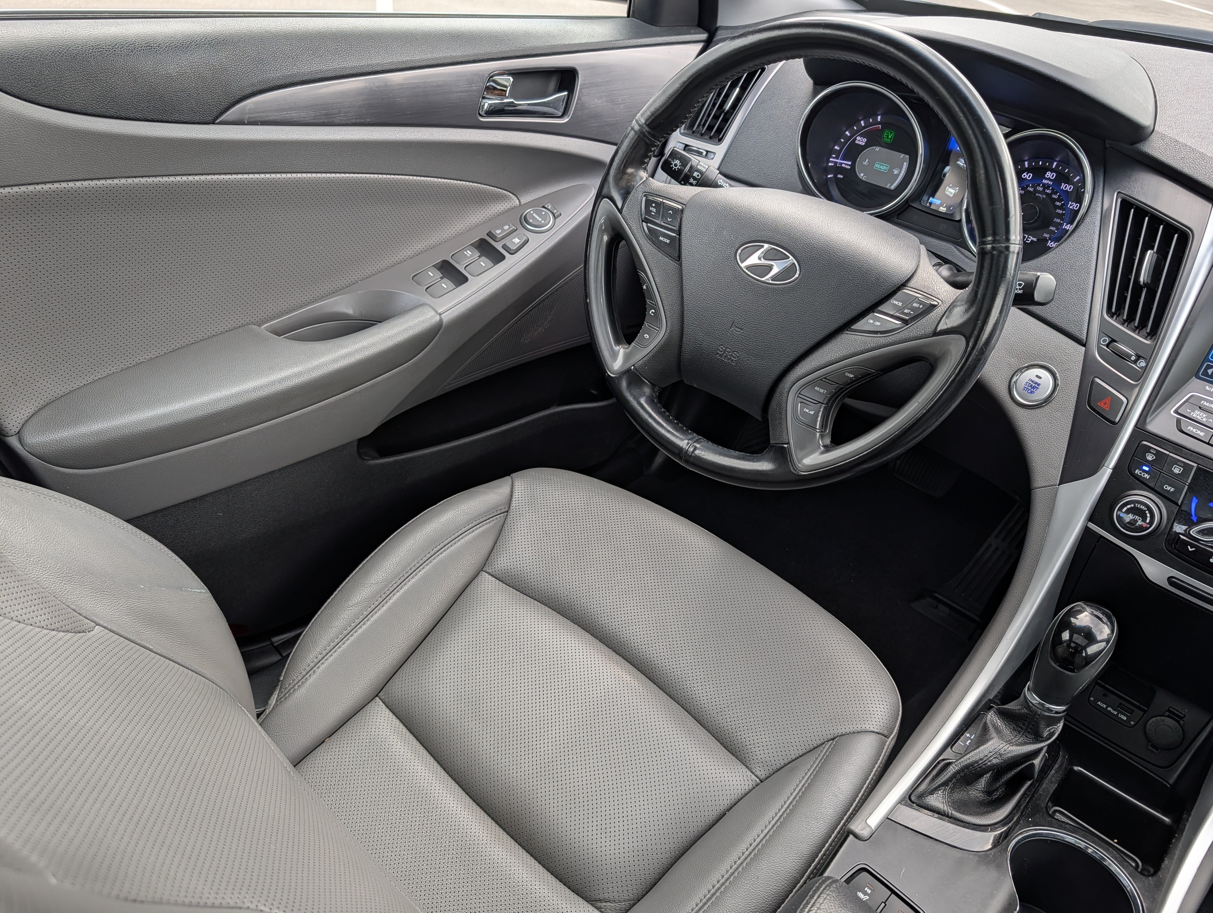 Used 2015 Hyundai Sonata Limited w/ Option Group 02 FWD image 12