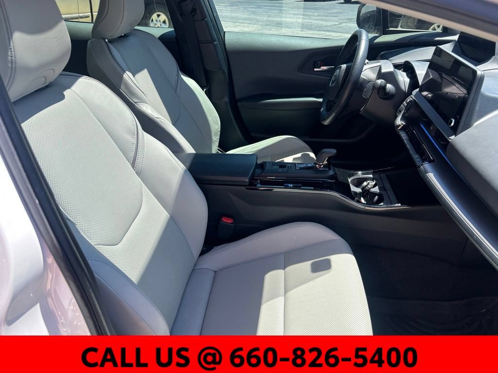 Used 2023 Toyota Prius Limited w/ Limited Premium Package FWD image 9