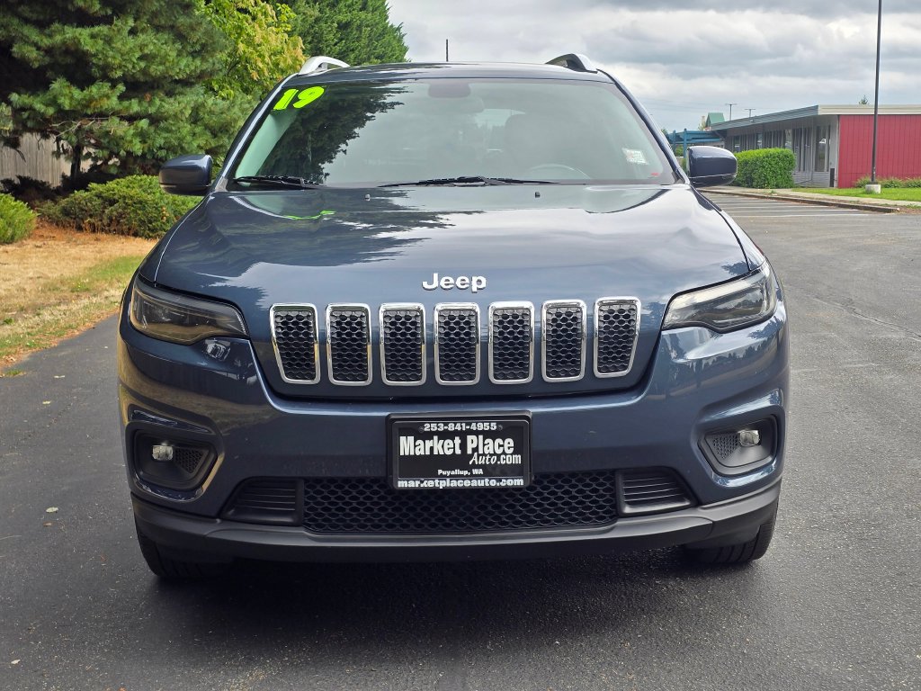 Used 2019 Jeep Cherokee Latitude Plus w/ Cold Weather Group AWD/4WD image 9