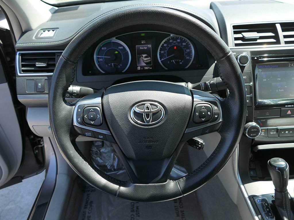 Used 2017 Toyota Camry XLE w/ Moonroof Package FWD image 19