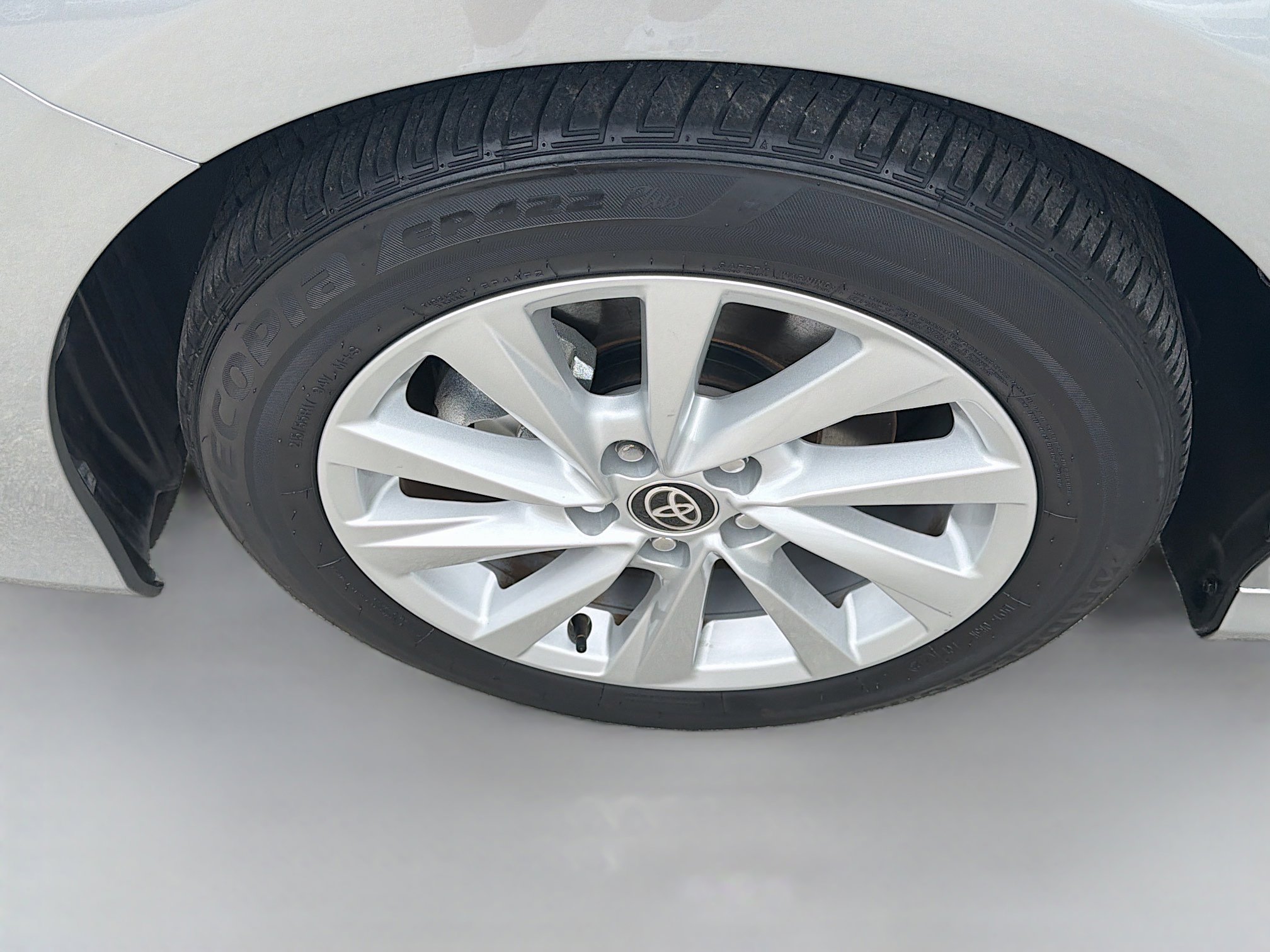 Used 2024 Toyota Camry LE FWD image 35