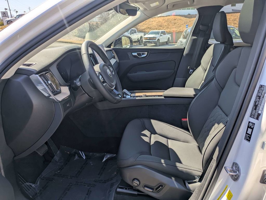 Used 2026 Volvo XC60 B5 Core image 22