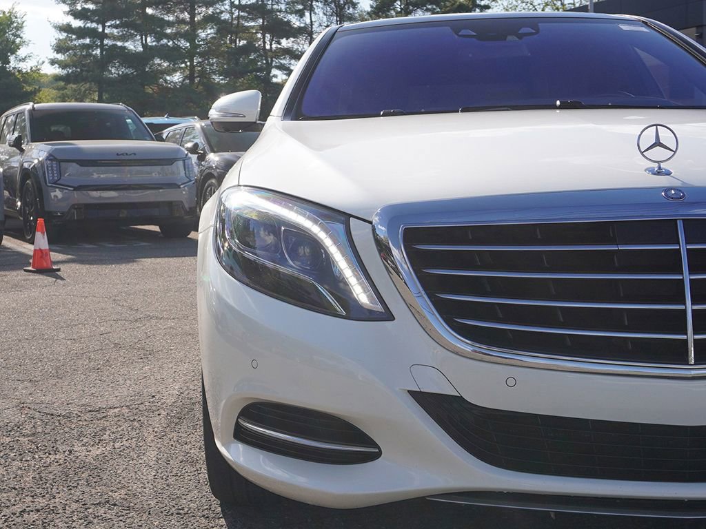 Used 2017 Mercedes-Benz S 550 4MATIC Sedan image 17