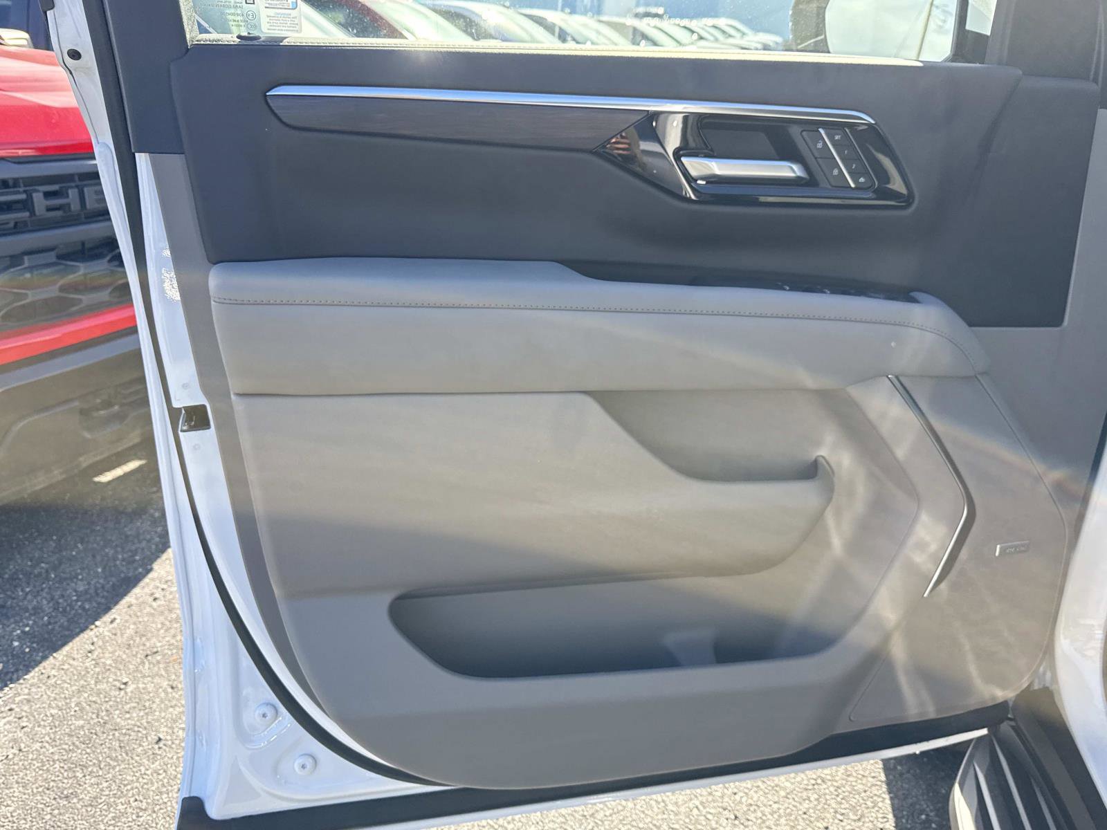 New 2026 Chevrolet Suburban LT w/ Comfort Package image 15