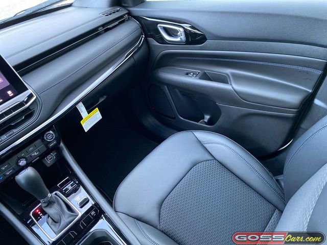 New 2026 Jeep Compass Latitude image 15