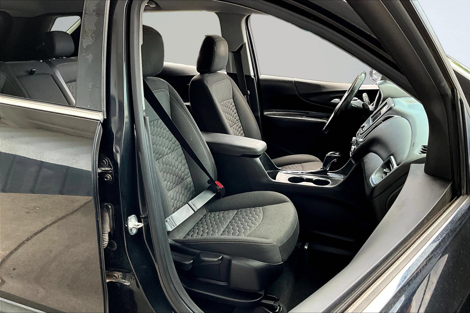 Used 2020 Chevrolet Equinox LT FWD image 27