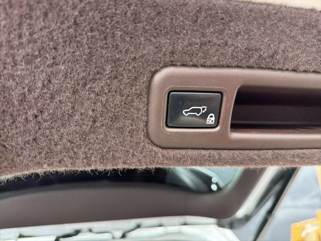 Used 2018 Lexus RX 450h AWD w/ Luxury Package image 37