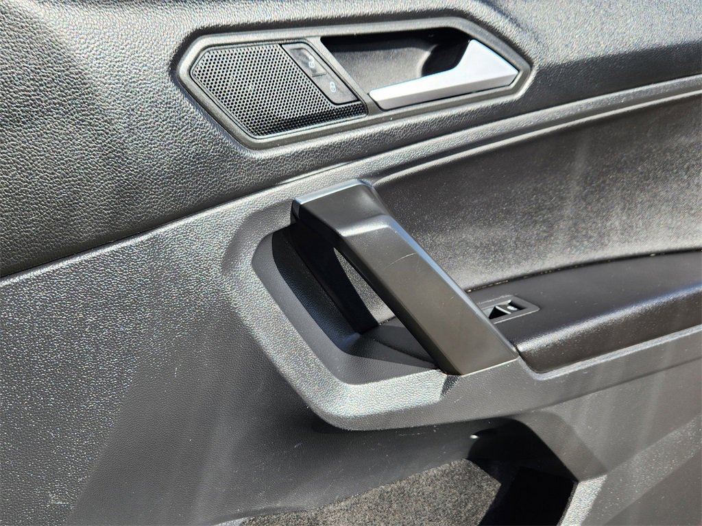 Used 2021 Volkswagen Tiguan image 28