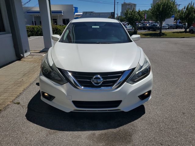 Used 2017 Nissan Altima 2.5 SR w/ Interior Lighting Package image 12