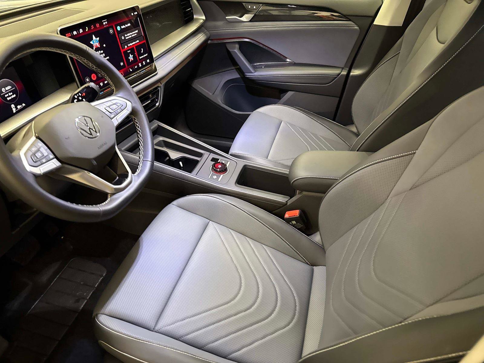 New 2026 Volkswagen Tiguan SE image 26