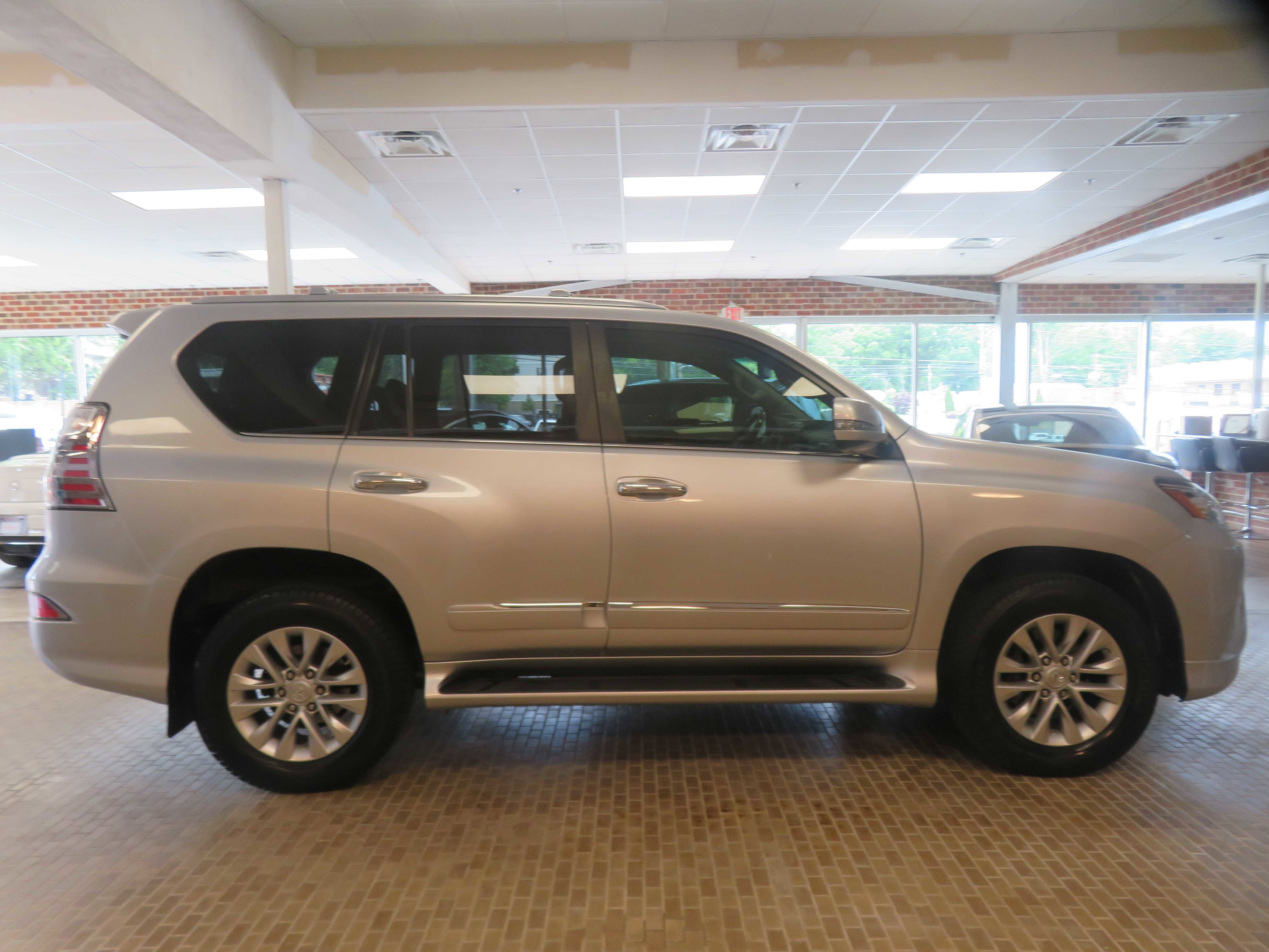 Used 2018 Lexus GX 460 Premium w/ Premium Package AWD/4WD image 69