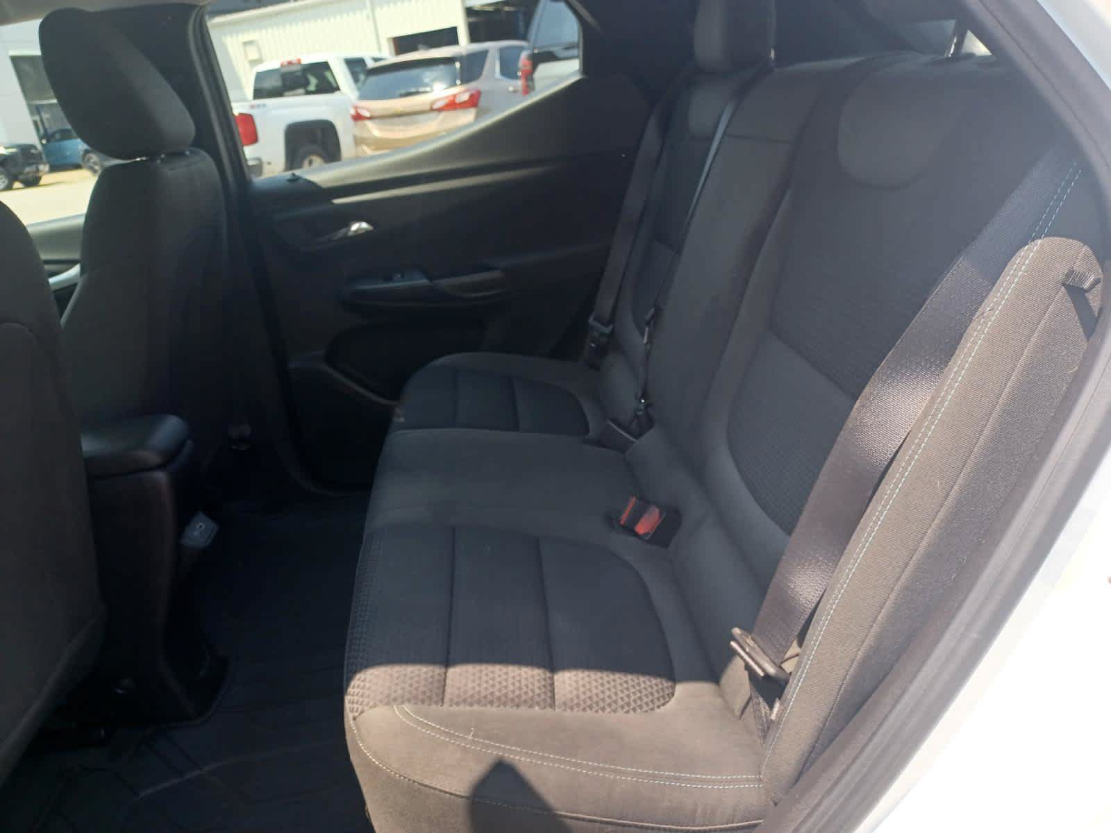 Used 2023 Chevrolet Bolt EUV LT w/ Comfort Package FWD image 13