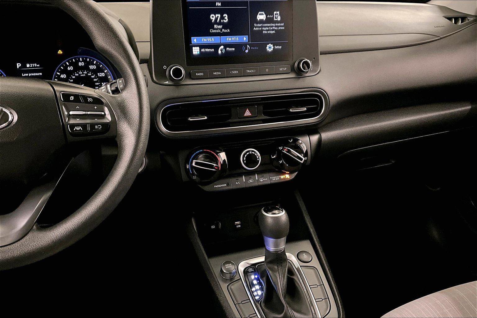 Used 2022 Hyundai Kona SEL image 6