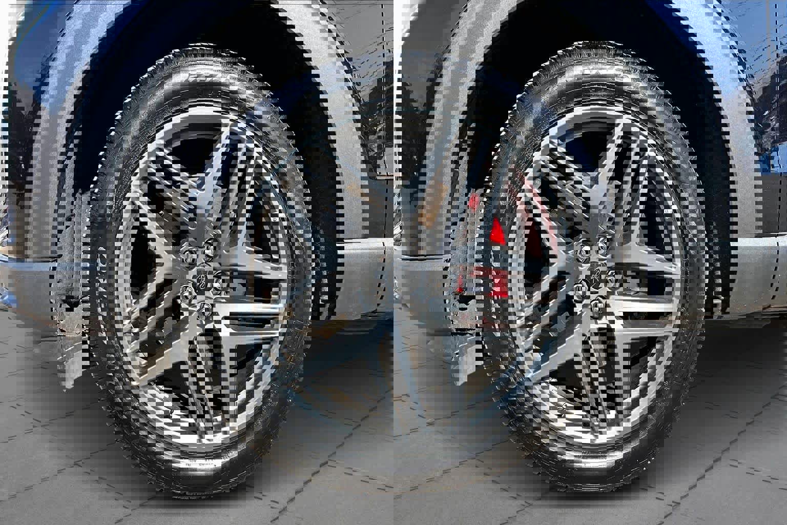 Used 2025 Ford Explorer ST-Line w/ ST-Line Street Pack image 11