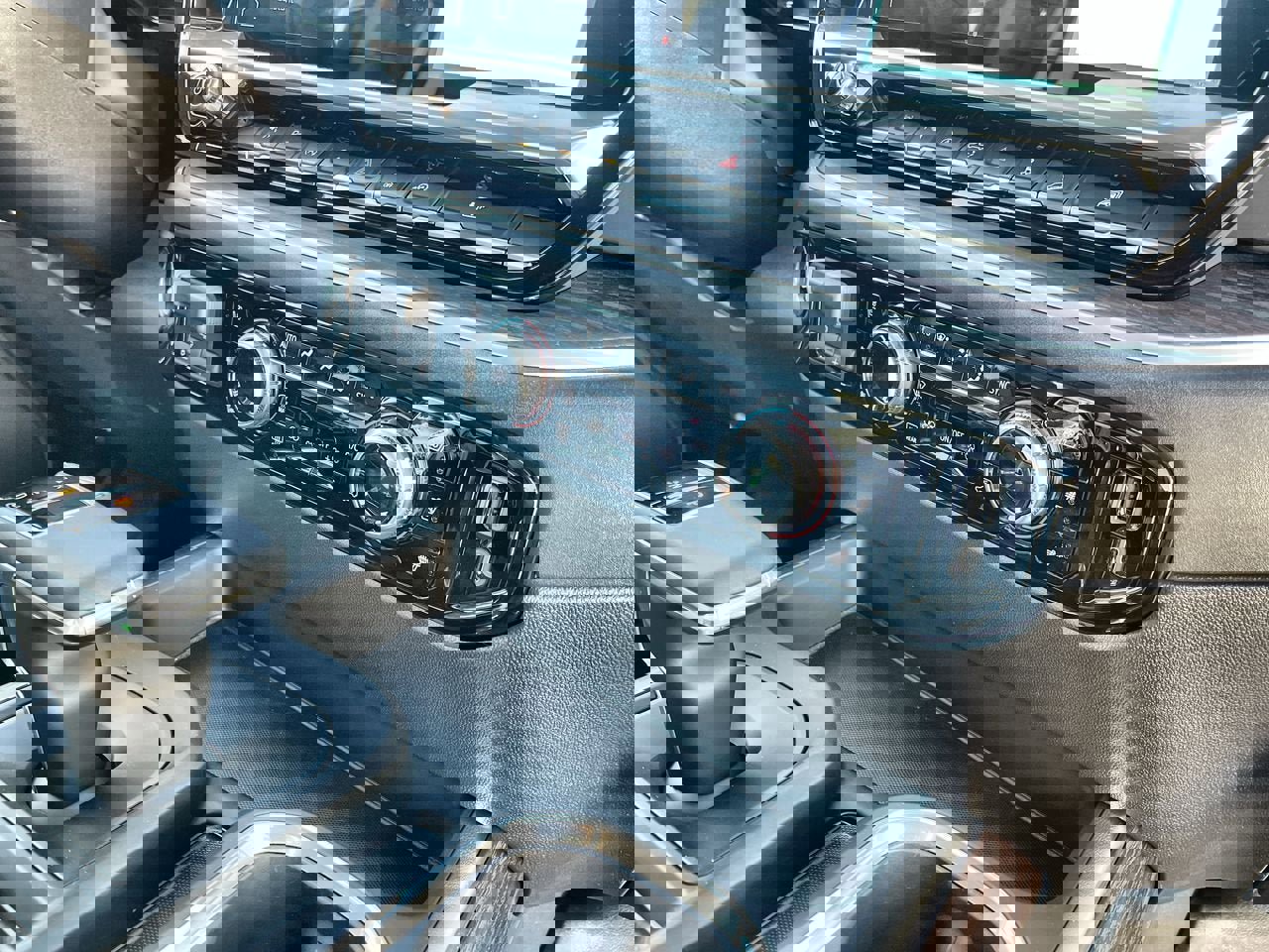 New 2026 GMC Sierra 1500 SLT w/ SLT Premium Plus Package image 27