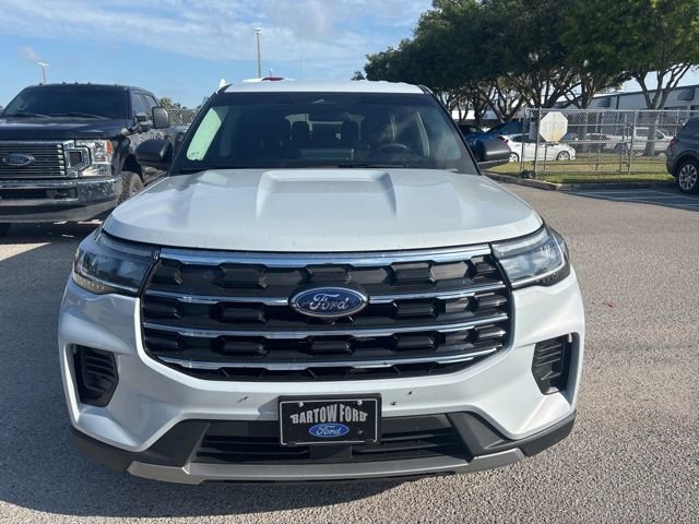 Used 2026 Ford Explorer Active RWD image 2
