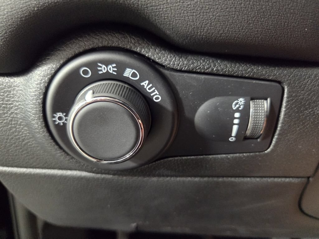 Used 2025 Dodge Durango GT AWD/4WD image 18