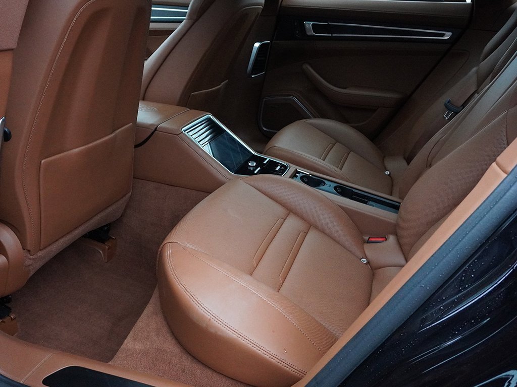 Used 2023 Porsche Panamera 4 Platinum Edition image 33