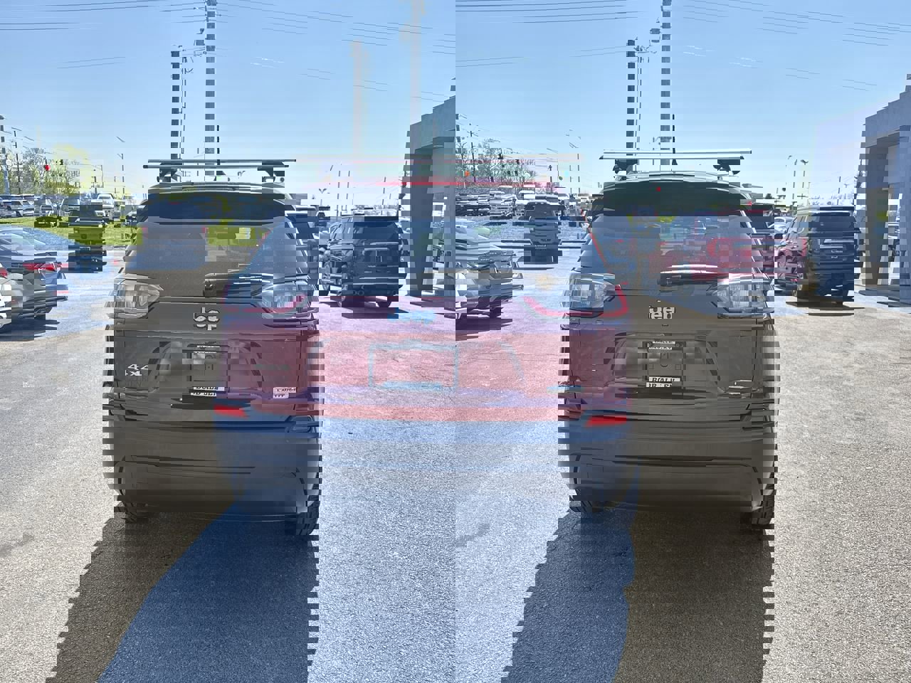 Used 2019 Jeep Cherokee Latitude w/ Popular Appearance Group image 18