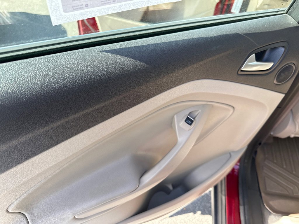 Used 2013 Ford C-MAX SEL image 13