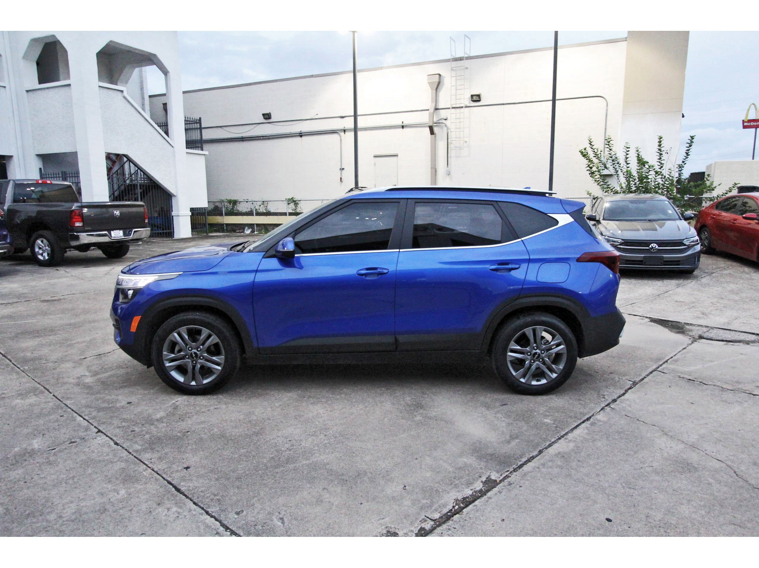 Certified 2022 Kia Seltos S FWD image 4