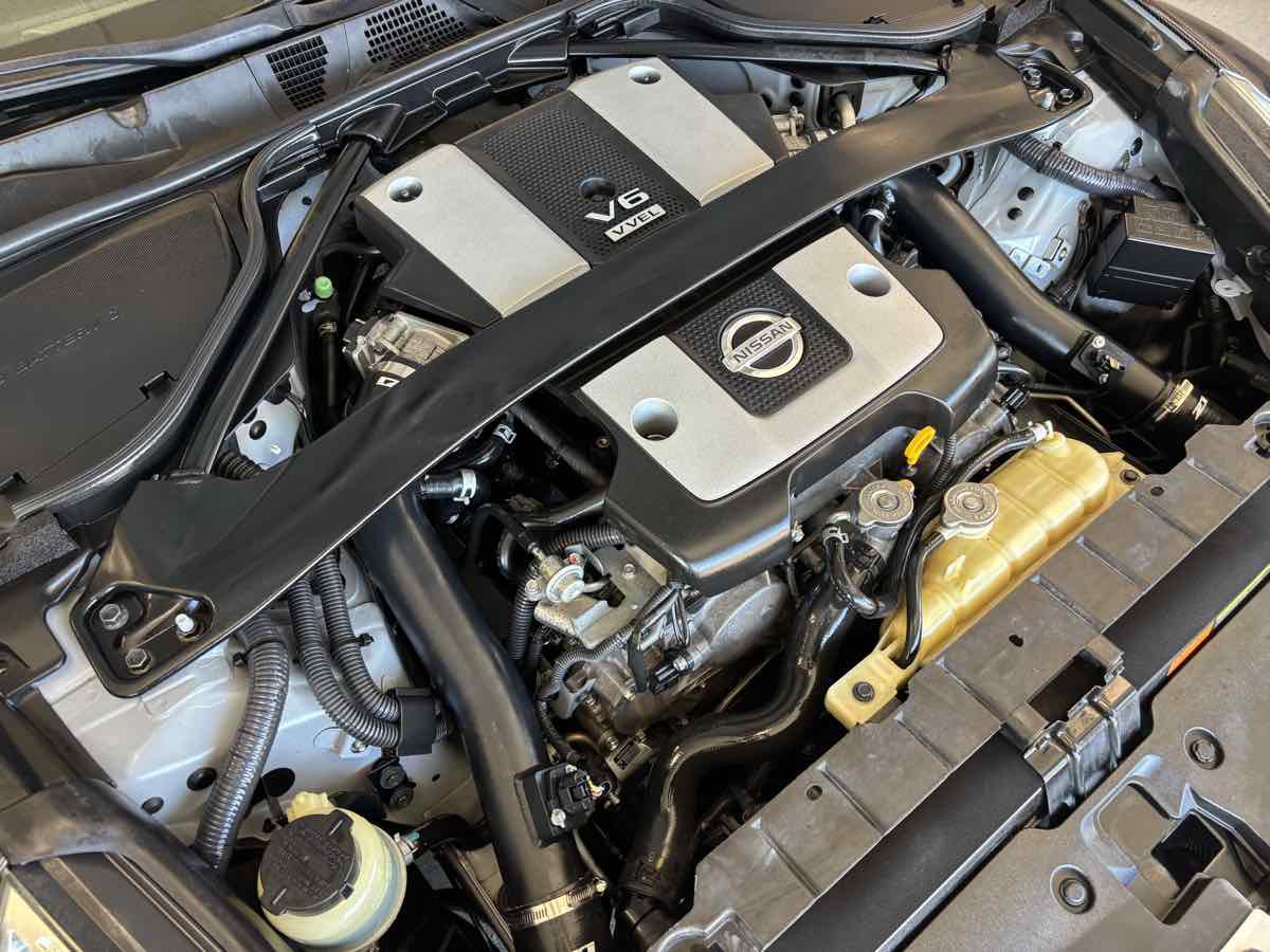 Used 2012 Nissan 370Z Touring w/ Sport Pkg image 26