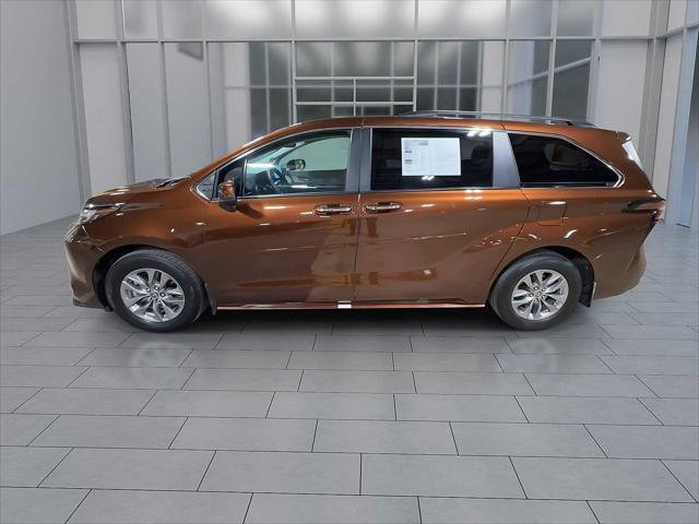 Certified 2023 Toyota Sienna XLE w/ XLE Plus Package image 5