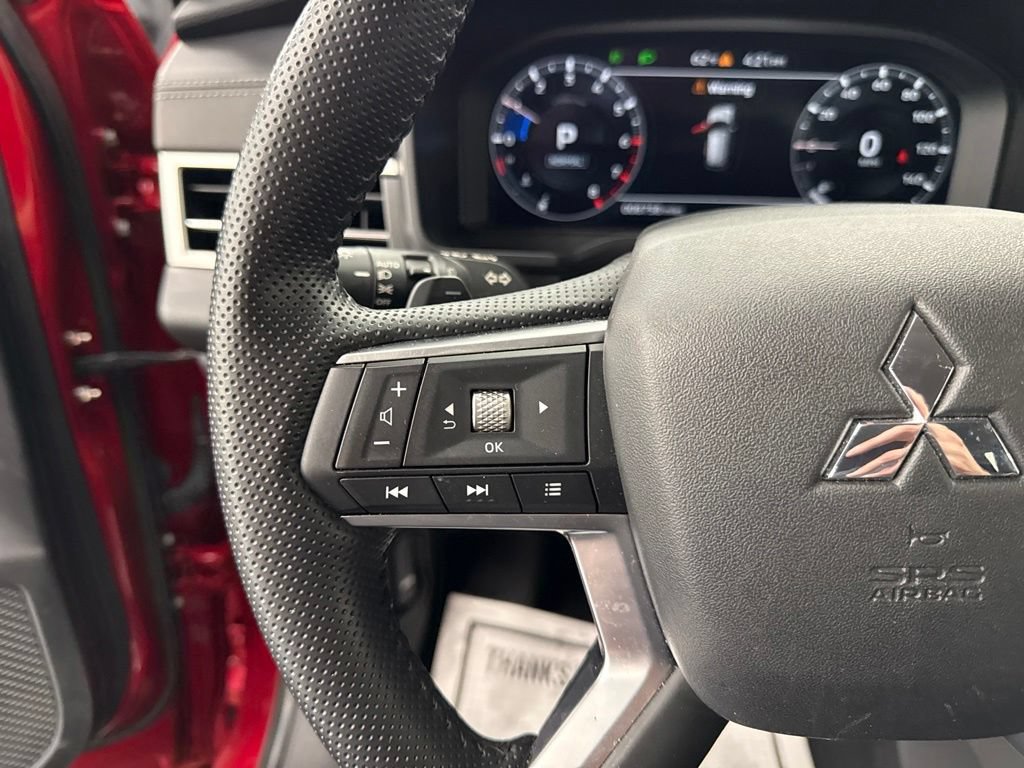 Used 2024 Mitsubishi Outlander AWD image 28