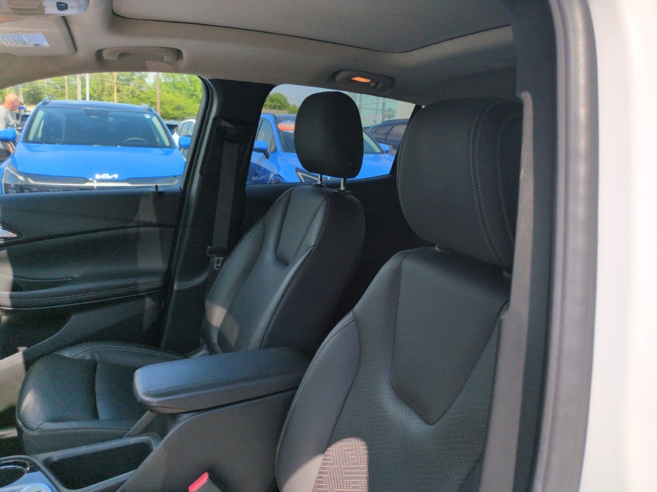 Used 2022 Buick Encore GX Essence w/ Experience Buick Package AWD/4WD image 15