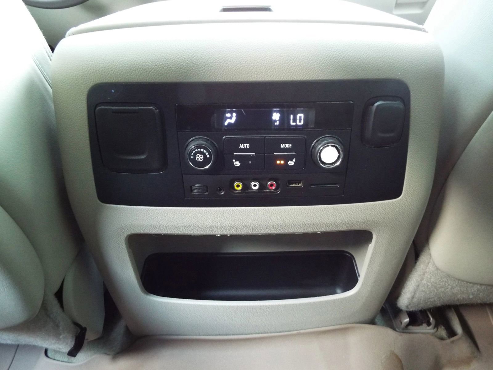 Used 2015 GMC Yukon XL Denali w/ Touring Package RWD image 33