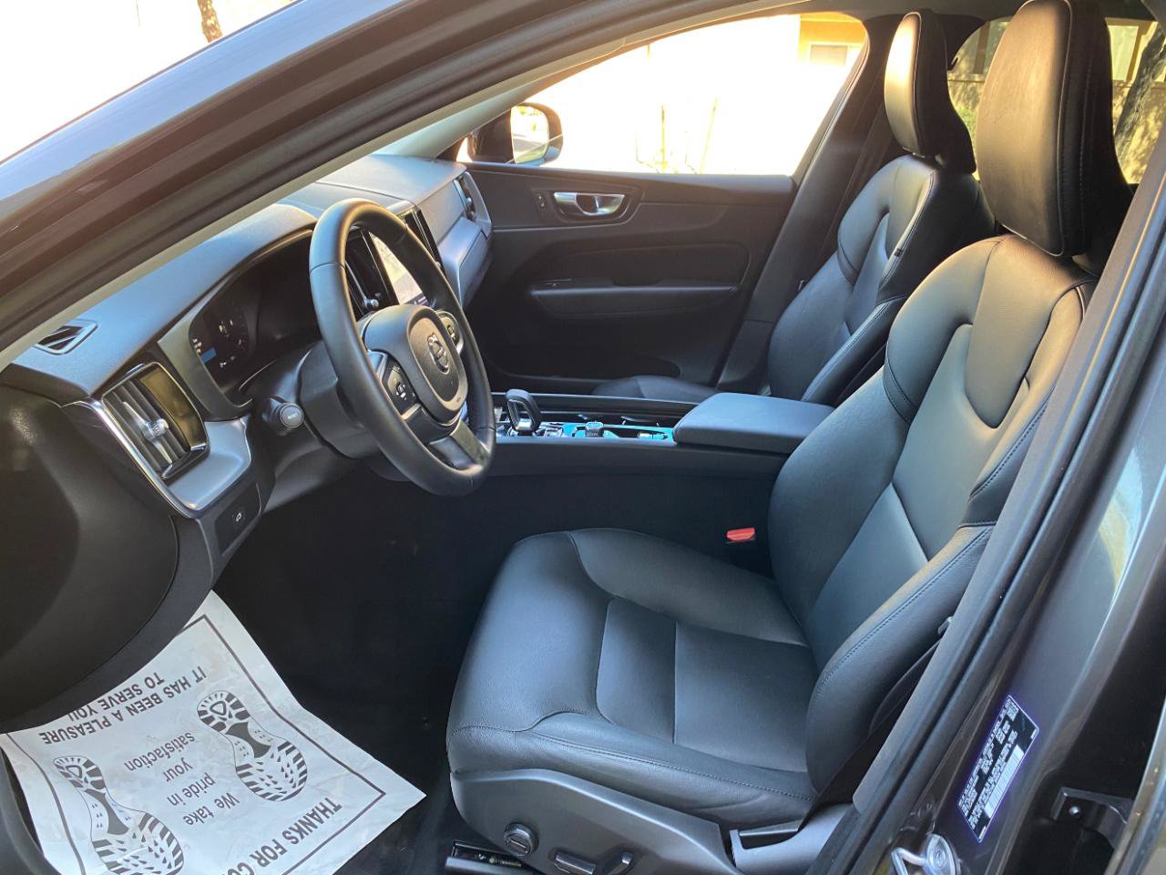 Used 2024 Volvo XC60 B5 Core AWD/4WD image 30