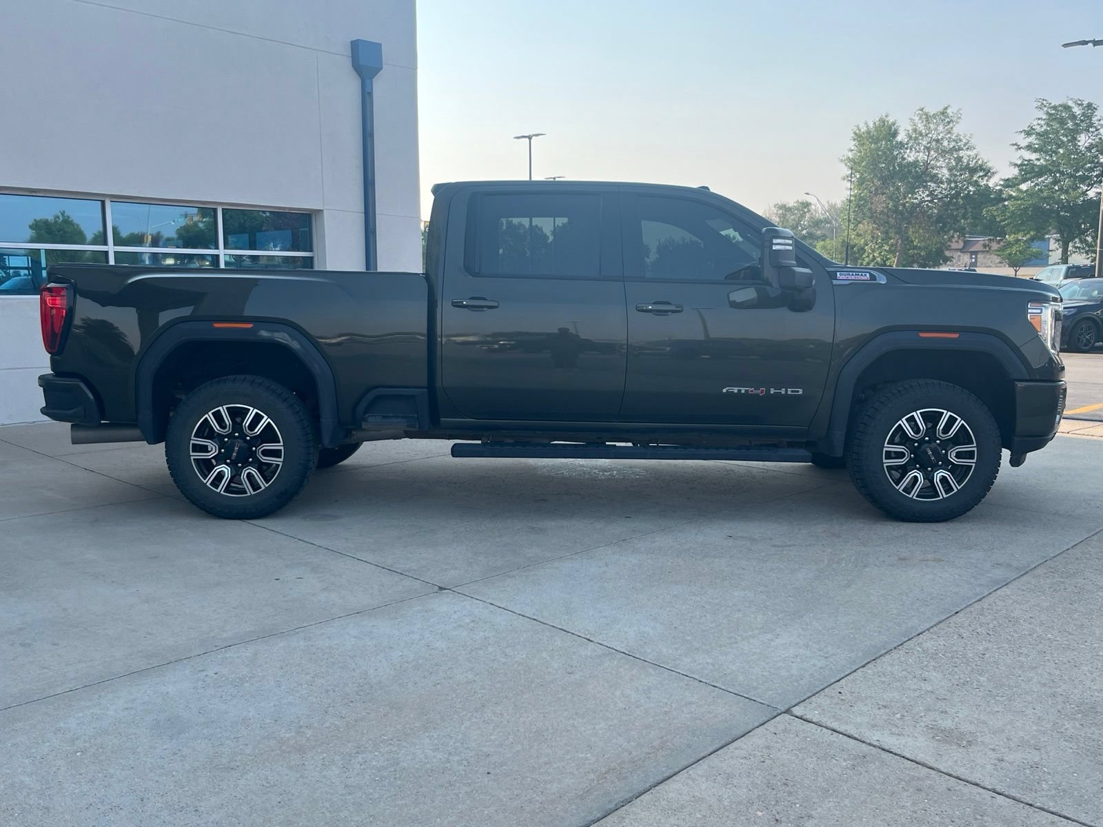 Used 2022 GMC Sierra 3500 AT4 w/ AT4 Preferred Package AWD/4WD image 4