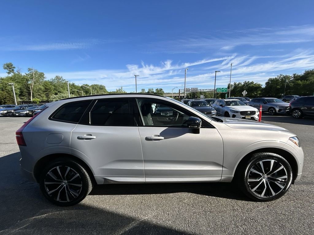 Certified 2023 Volvo XC60 B5 Plus w/ Climate Package AWD/4WD image 9