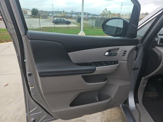 Used 2016 Honda Odyssey Touring Elite image 23