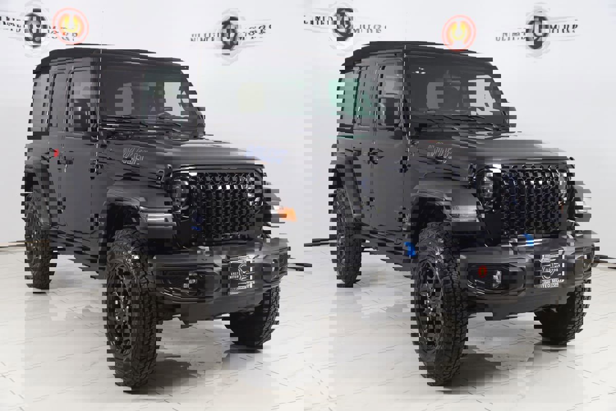 Used 2023 Jeep Wrangler Unlimited w/ Cold Weather Group image 19