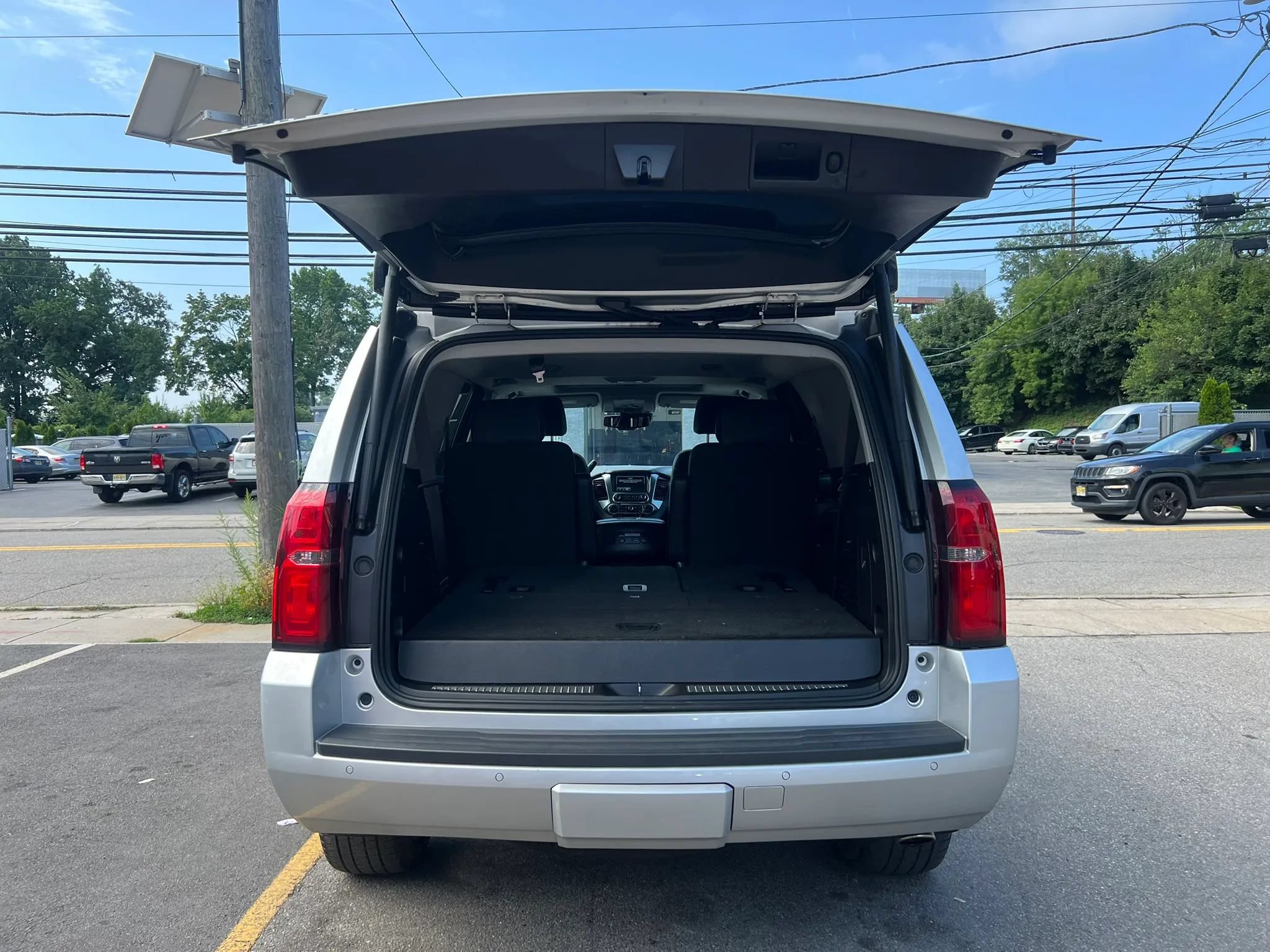 Used 2019 Chevrolet Tahoe LT AWD/4WD image 9