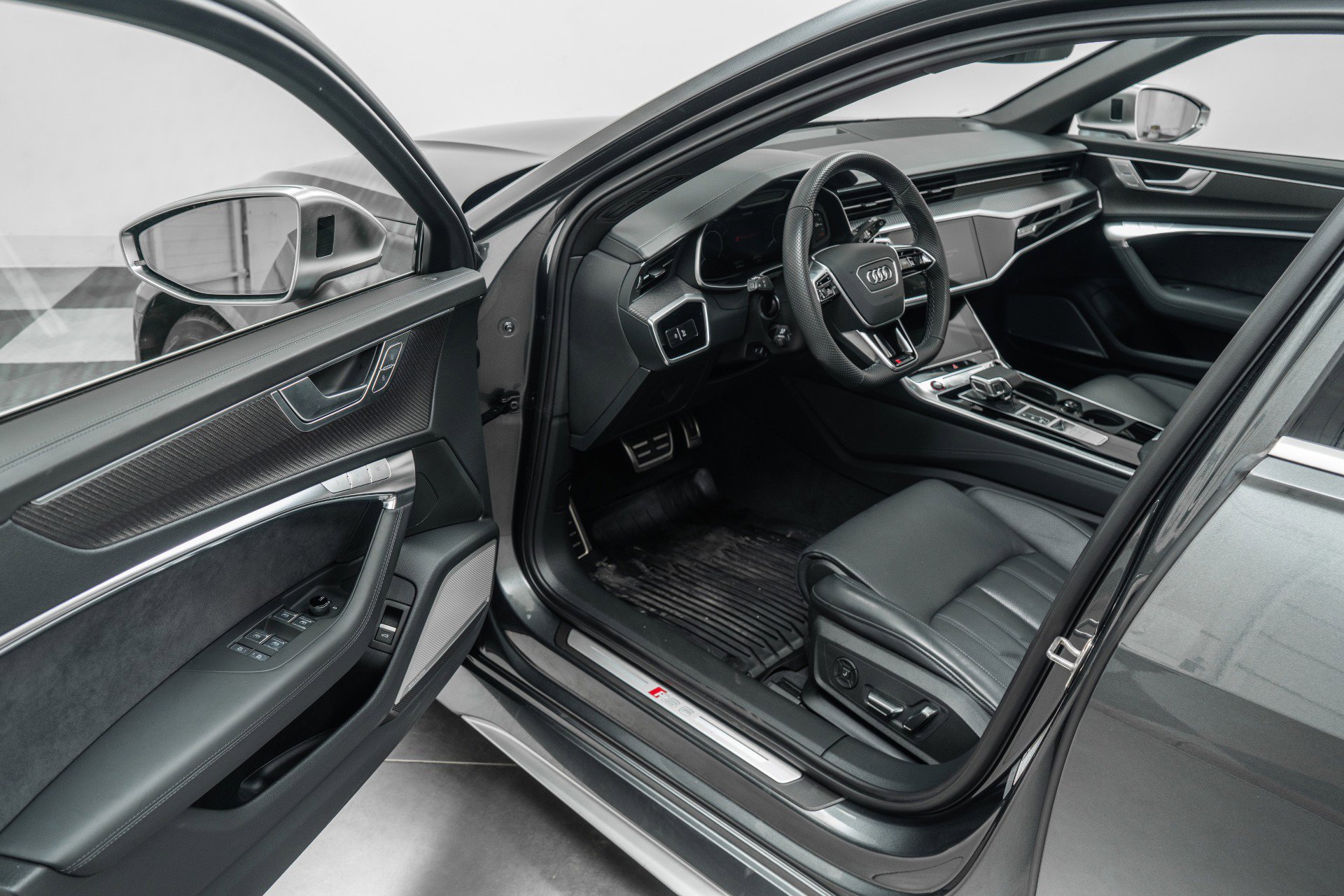 Used 2023 Audi RS 6 AWD/4WD image 22