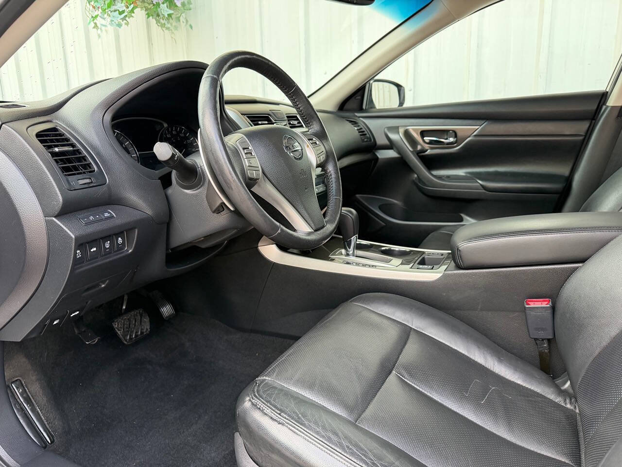 Used 2015 Nissan Altima 3.5 SL FWD image 11