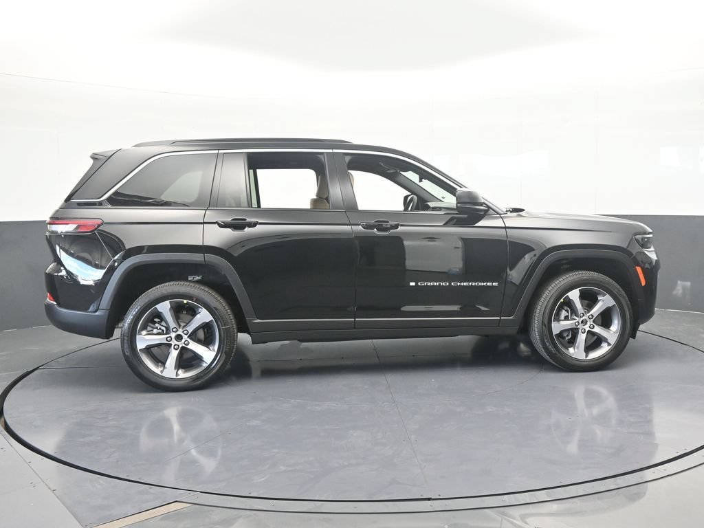 Used 2026 Jeep Grand Cherokee Limited RWD image 7