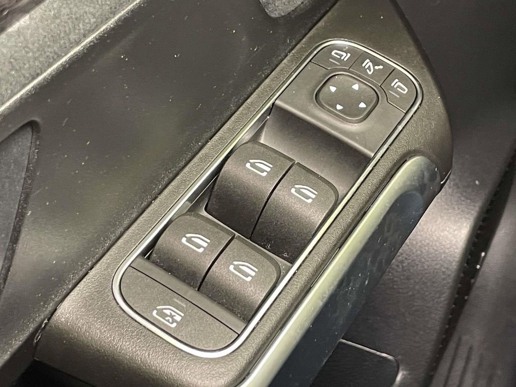 Used 2025 Mercedes-Benz GLB 35 AMG 4MATIC image 36