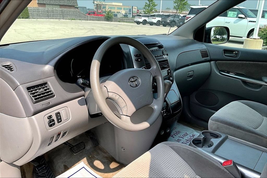 Used 2008 Toyota Sienna LE FWD image 16