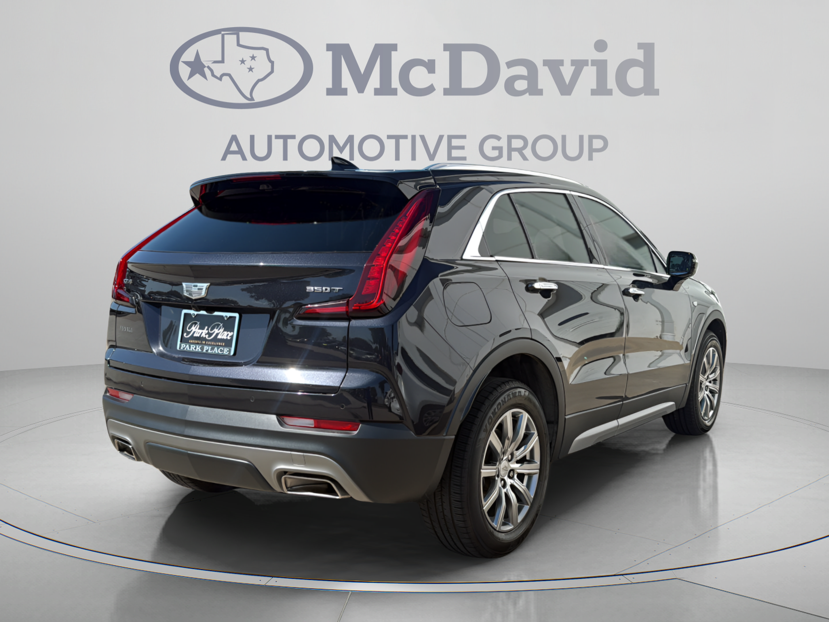 Used 2022 Cadillac XT4 Premium Luxury w/ Enhanced Visibility Package FWD image 6