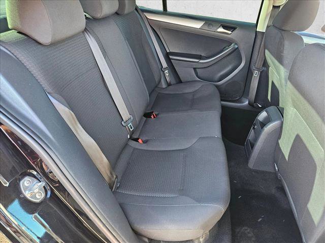 Used 2015 Volkswagen Jetta SE image 17