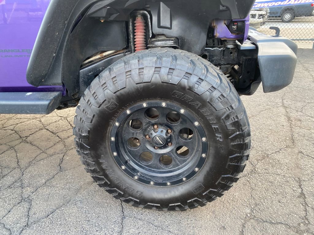 Used 2018 Jeep Wrangler Unlimited Sahara w/ Dual Top Group image 22